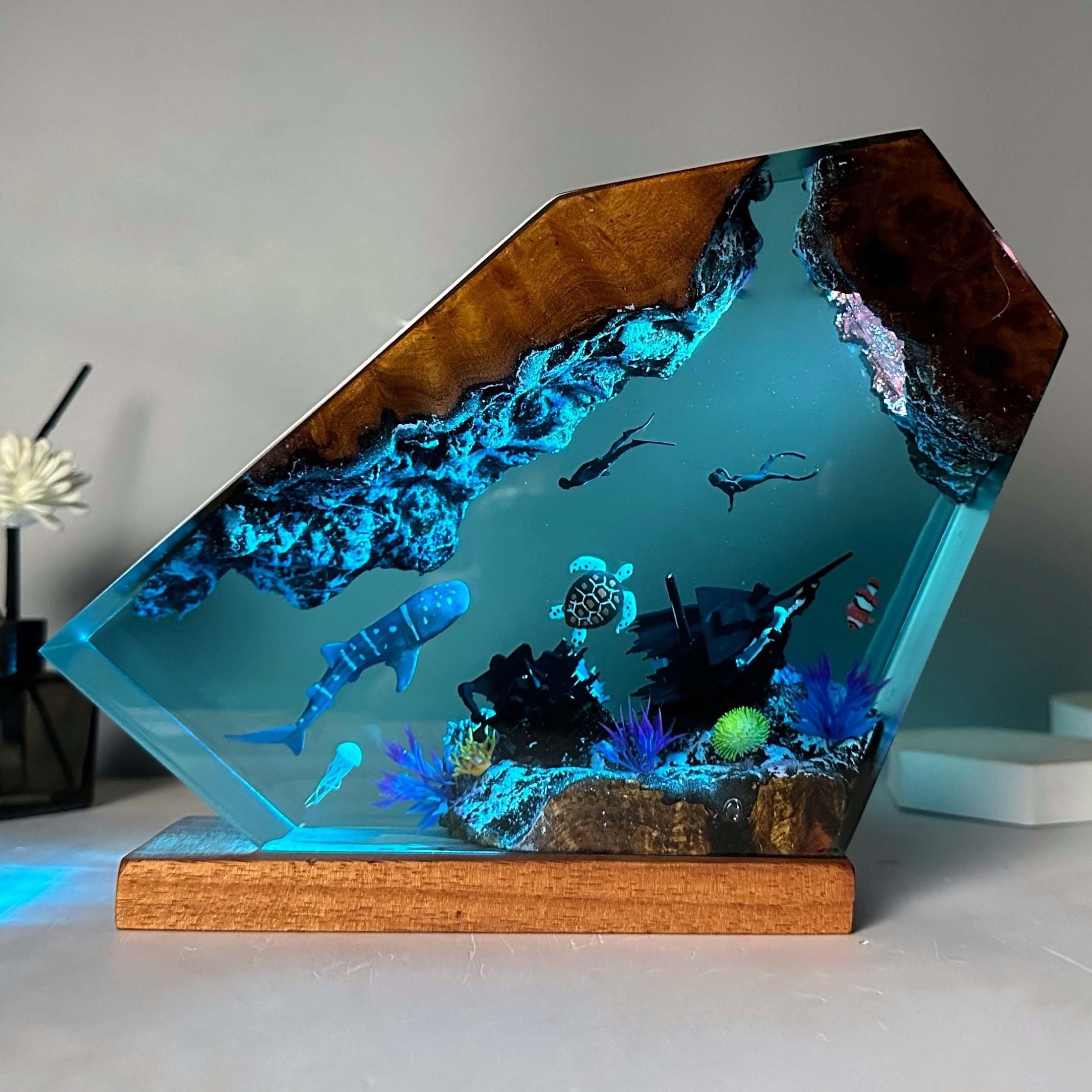 Epoxy Resin Ocean Lamp Whale shark and Couple Diver Night light Resin Wood lamp Free Diving Unique Summer Gift- Home decor NTD