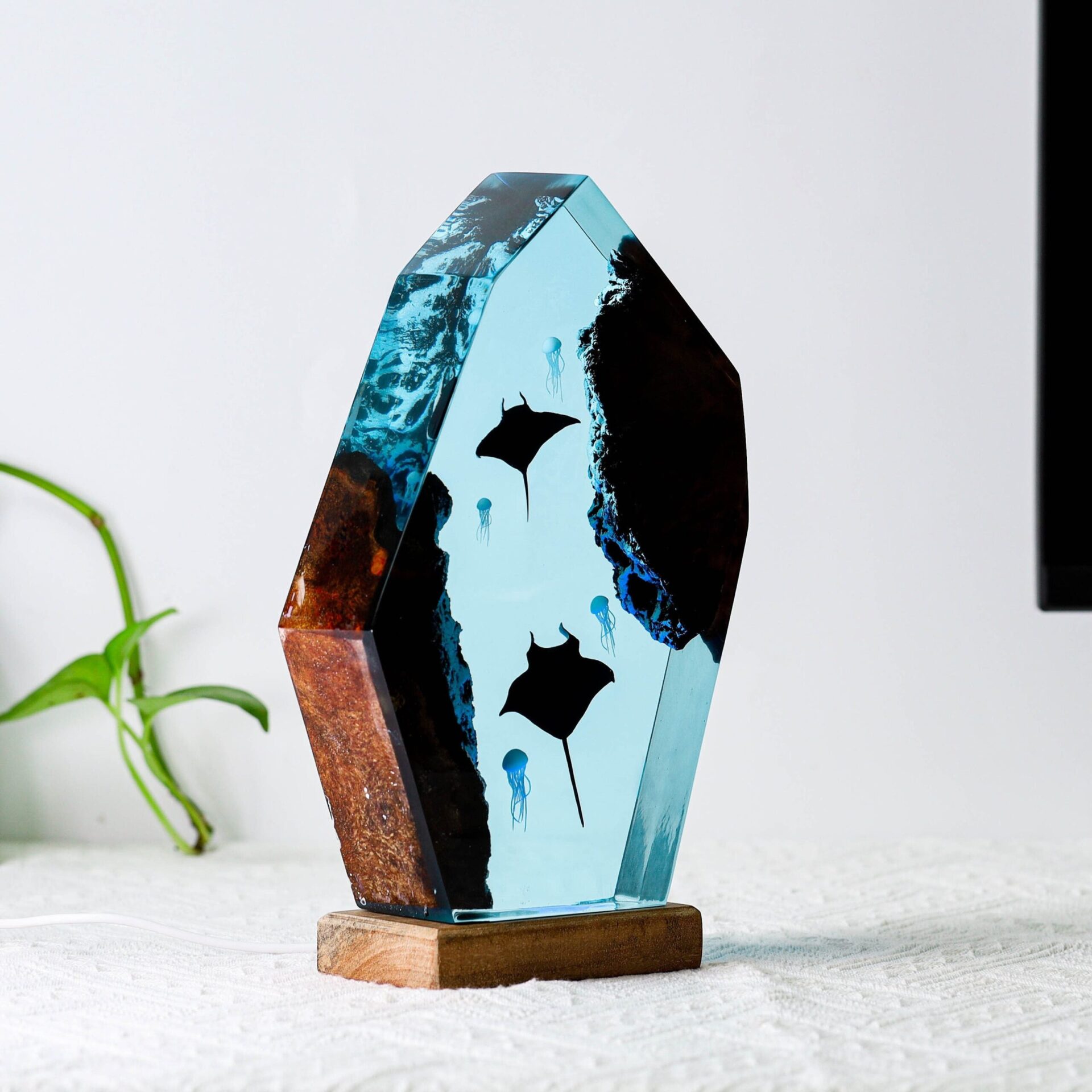 Manta Rays And Jellyfish Epoxy Resin Lamp – Resin Lamps Store