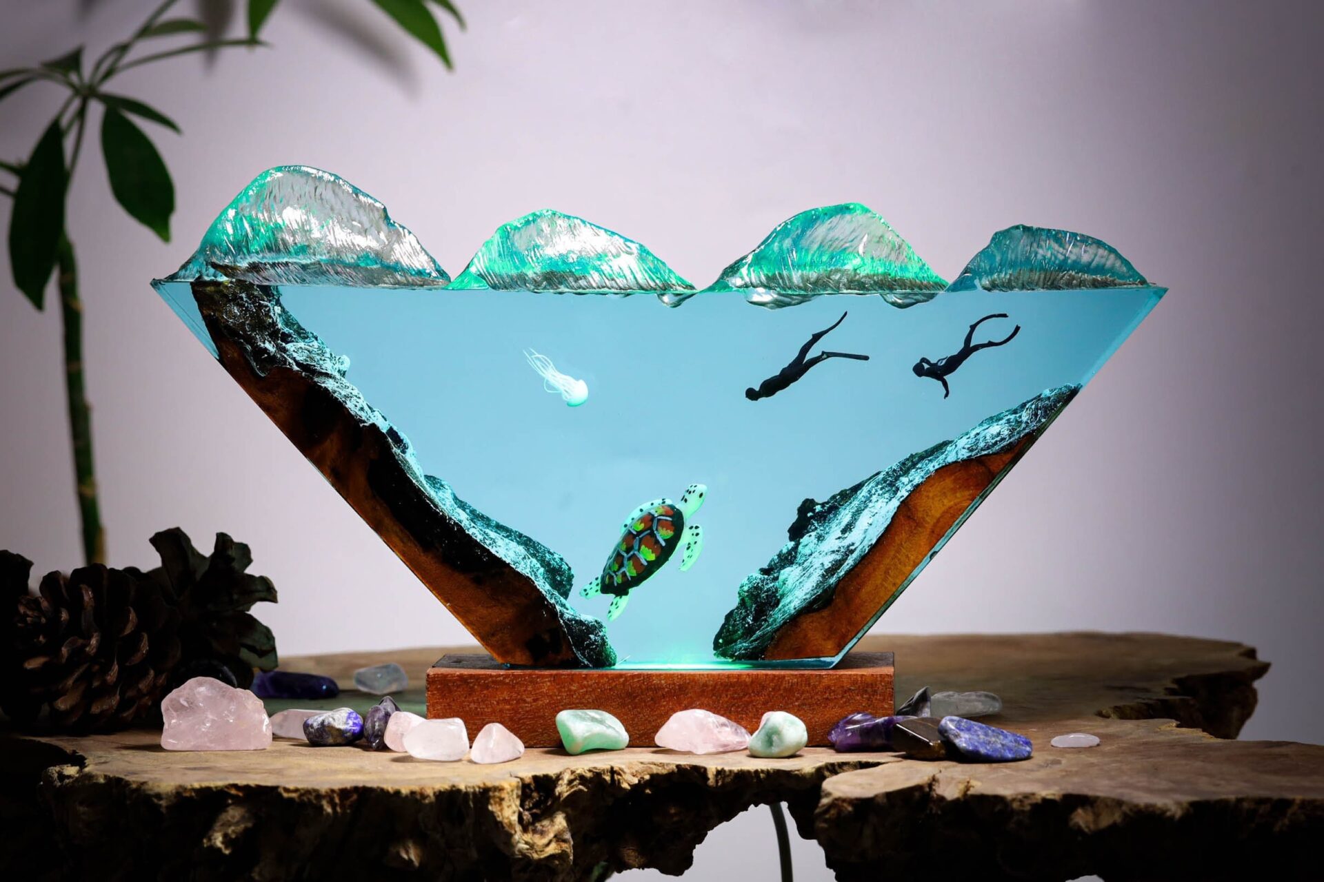 Sea Turtle And Couple Divers Epoxy Resin Lamp – Resin Lamps Store