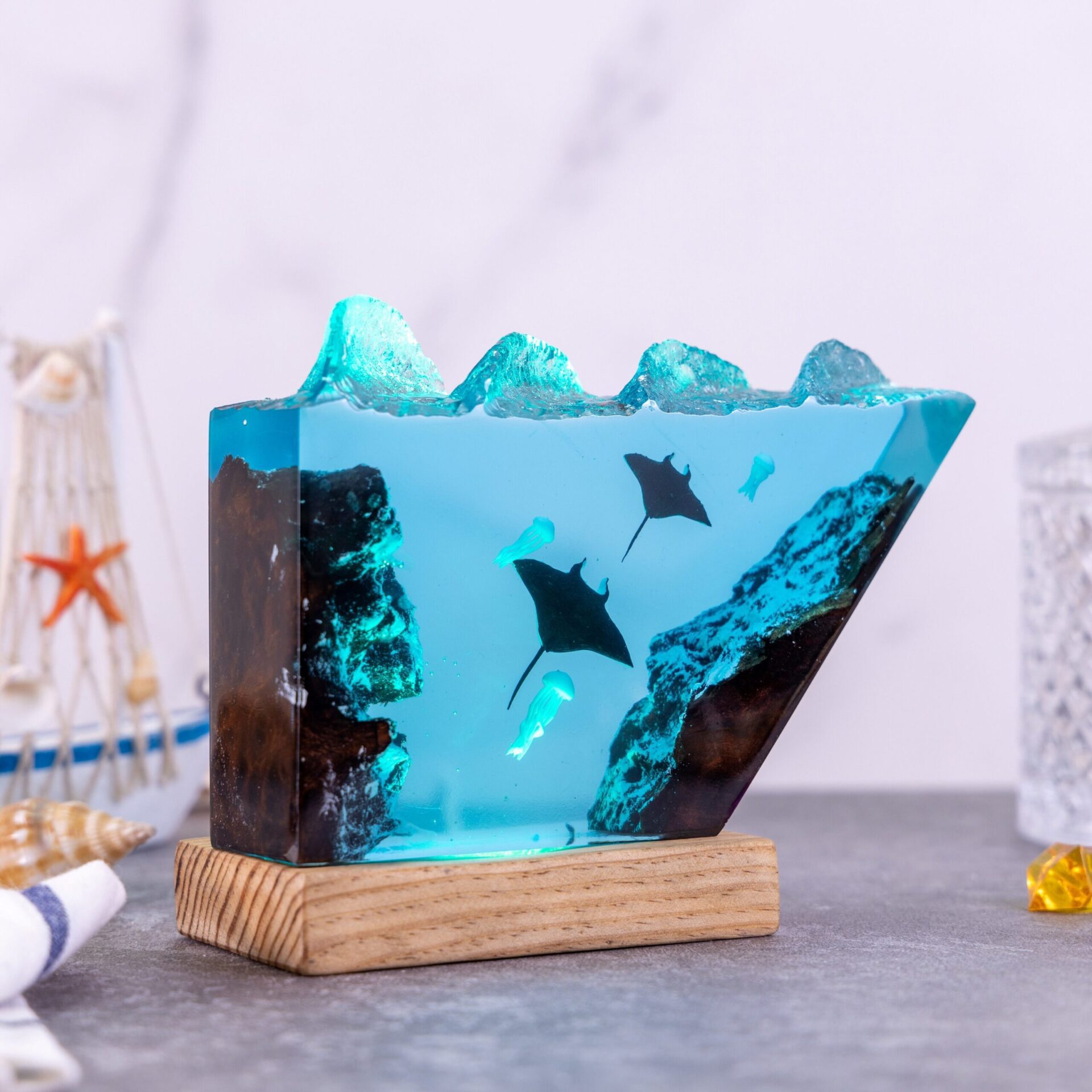 Jellyfishes and Manta Rays Epoxy Resin Wooden Lamp – Resin Lamps Store