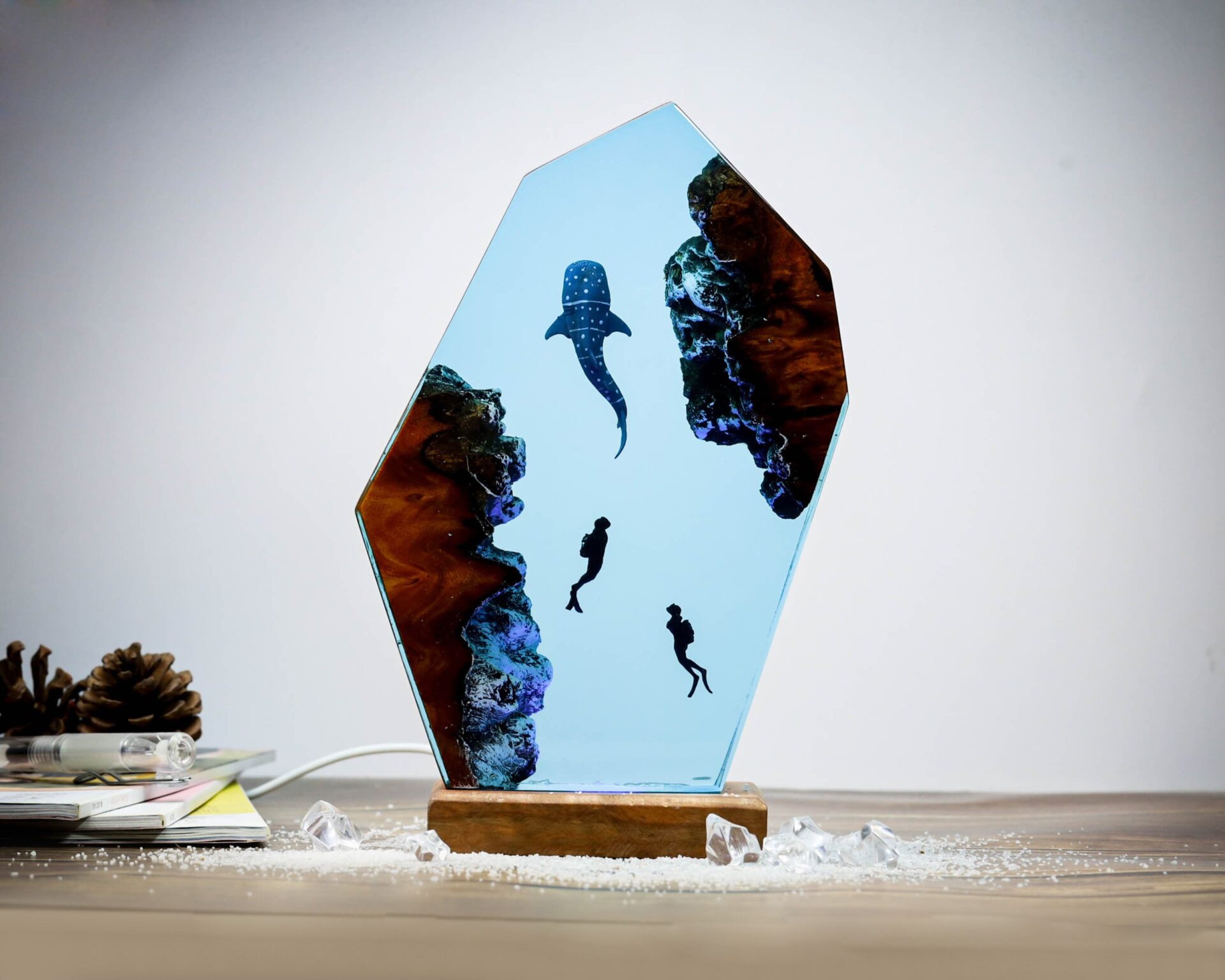 Whale Shark and Divers Epoxy Resin Lamp – Resin Lamps Store