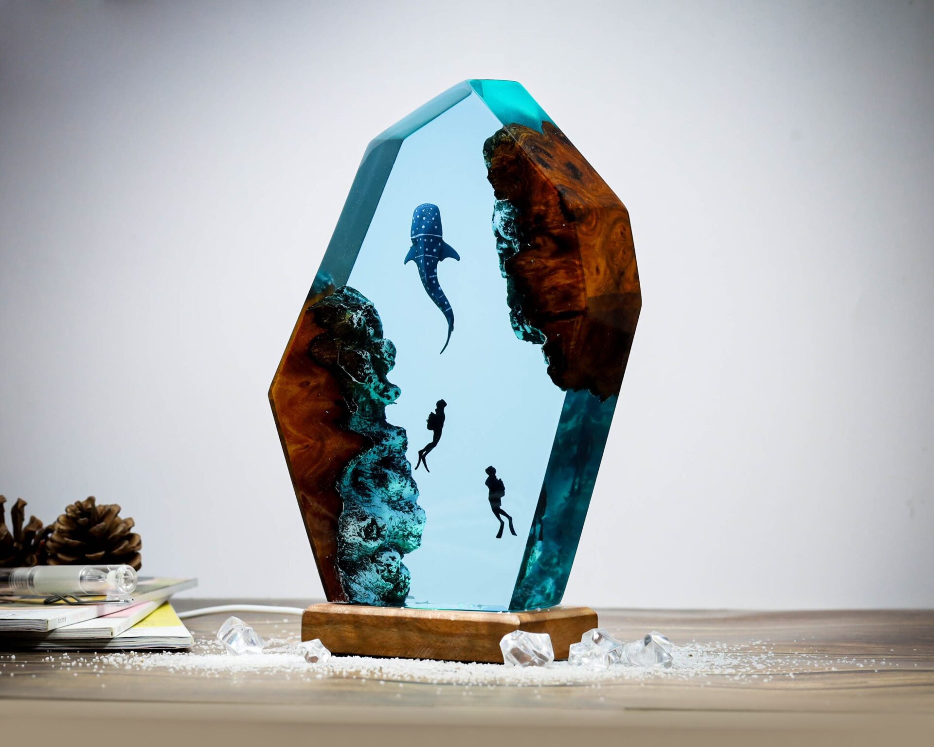 Whale Shark and Divers Epoxy Resin Lamp – Resin Lamps Store
