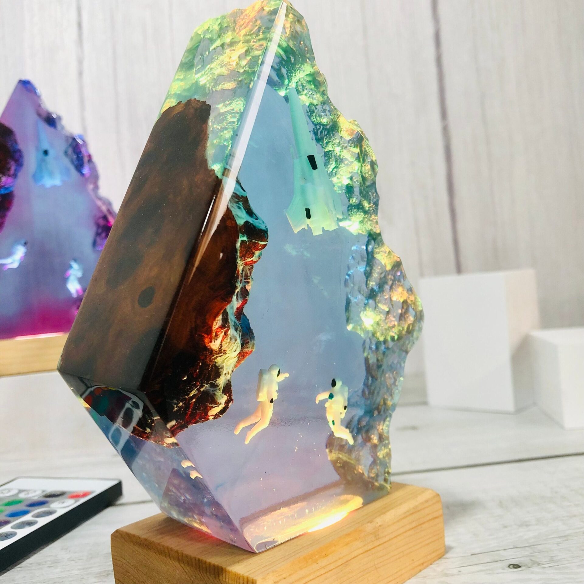 Ocean Galaxy Spaceship & Double Astronaut Epoxy Resin Lamp – Resin Lamps Store